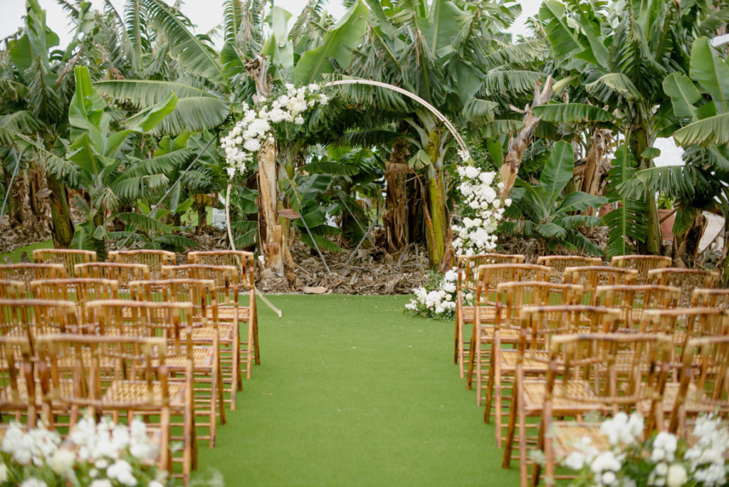 boda altar con arco flores
